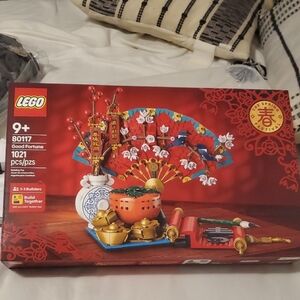 LEGO Festive Celebration Set in Red and Gold